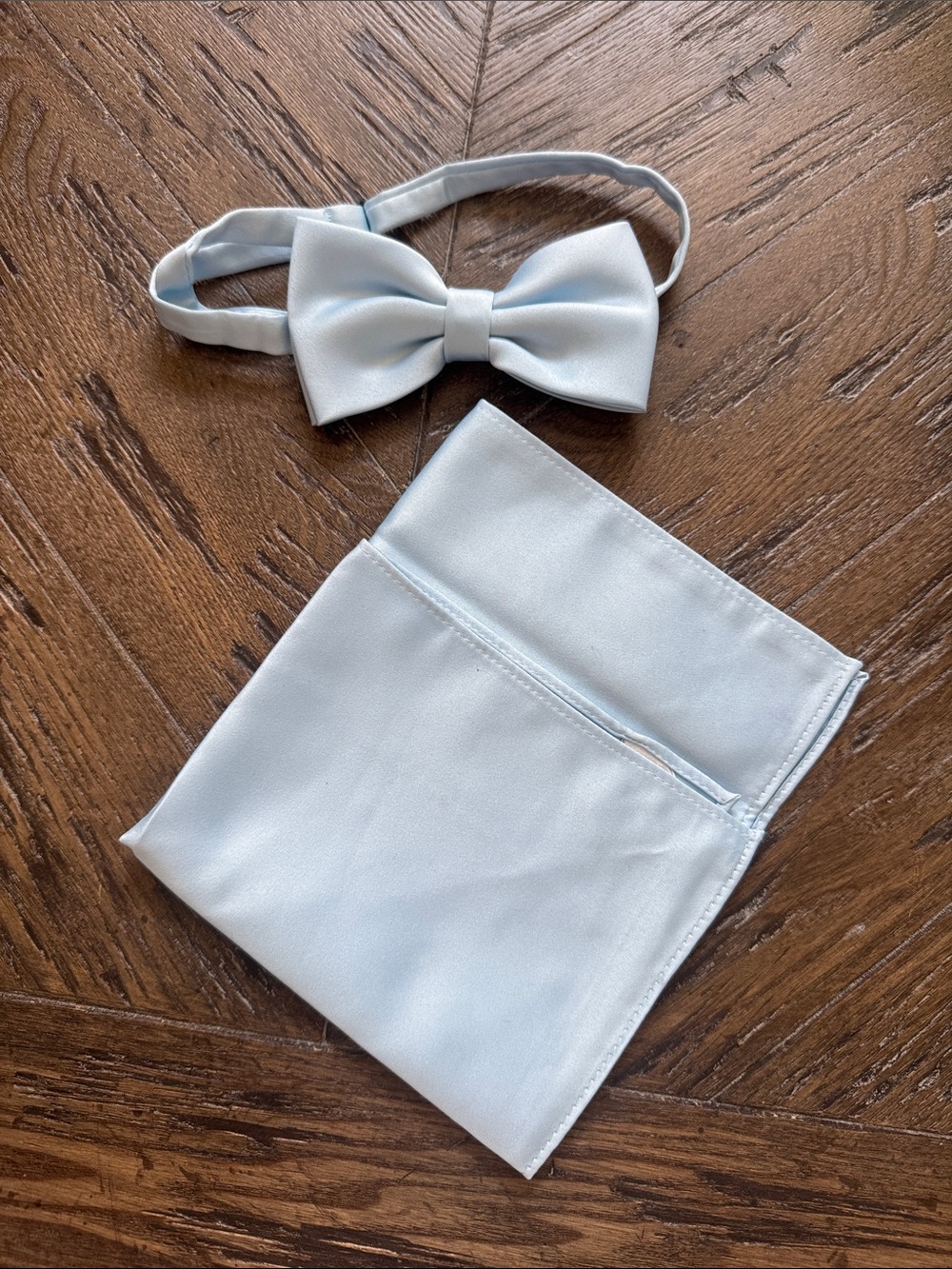Azazie Sky Blue Satin Bow Tie & Pocket Square Set